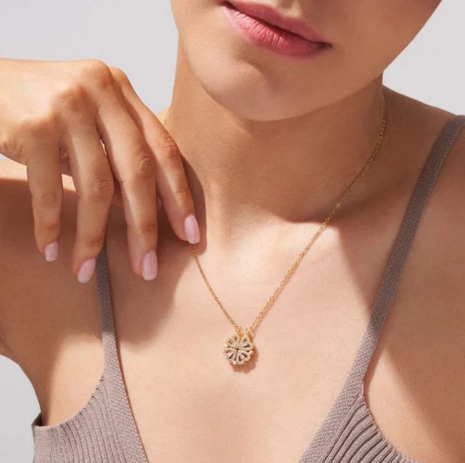 Collier « Bella Clover » – Trèfle Porte‑Bonheur (or, argent, avec boîte cadeau) - Twinsy