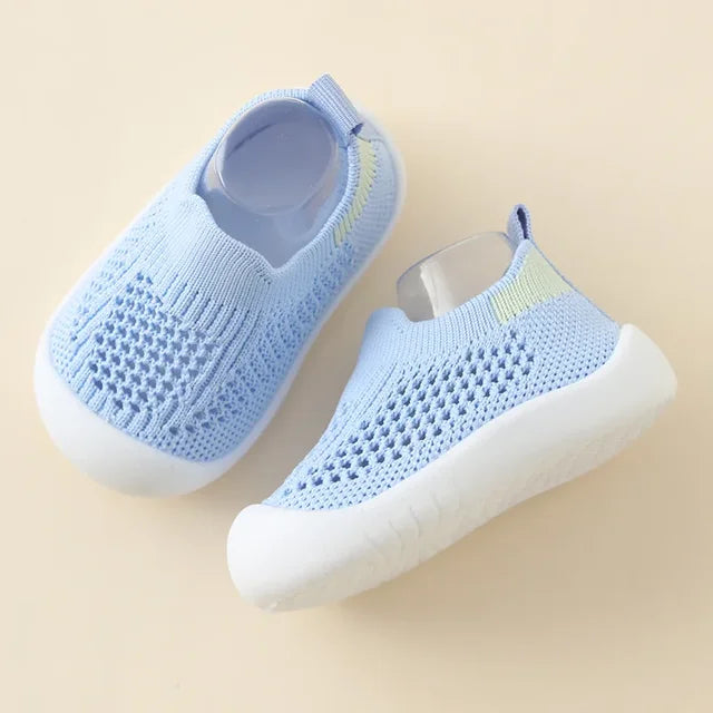 Happy Feet Twinsy™ – Des Chaussons Ultra Doux et Antidérapants pour Ses Premiers Pas - Twinsy