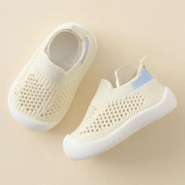 Happy Feet Twinsy™ – Des Chaussons Ultra Doux et Antidérapants pour Ses Premiers Pas - Twinsy