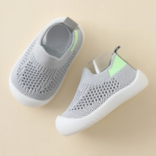 Happy Feet Twinsy™ – Des Chaussons Ultra Doux et Antidérapants pour Ses Premiers Pas - Twinsy