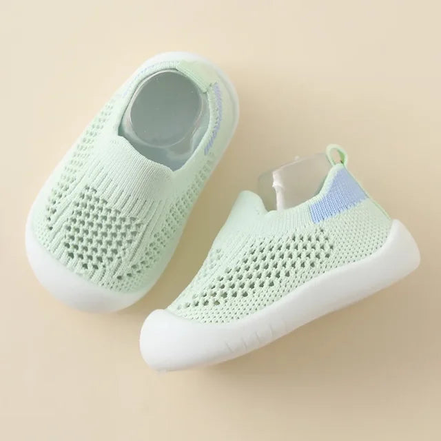 Happy Feet Twinsy™ – Des Chaussons Ultra Doux et Antidérapants pour Ses Premiers Pas - Twinsy